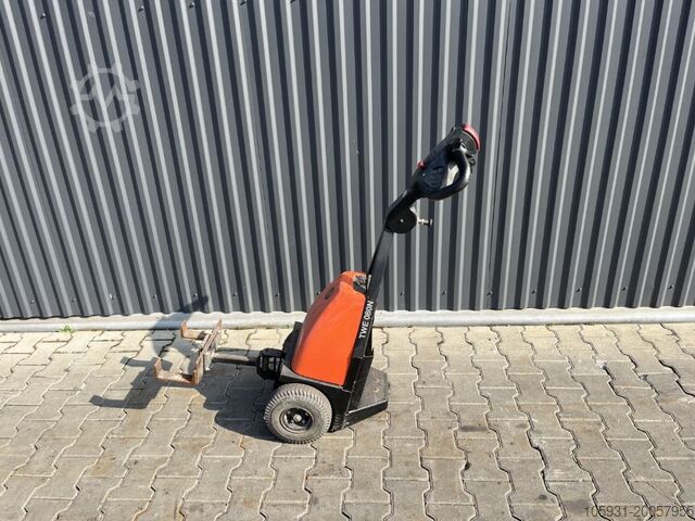 Tow Tractor Linde TWE080N