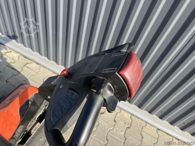 Tow Tractor Linde TWE080N