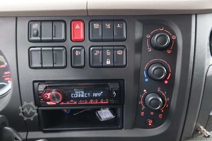 Koffer DAF LF 45 .210 Bak + Dhollandia 1500 Kg klep + slaa...