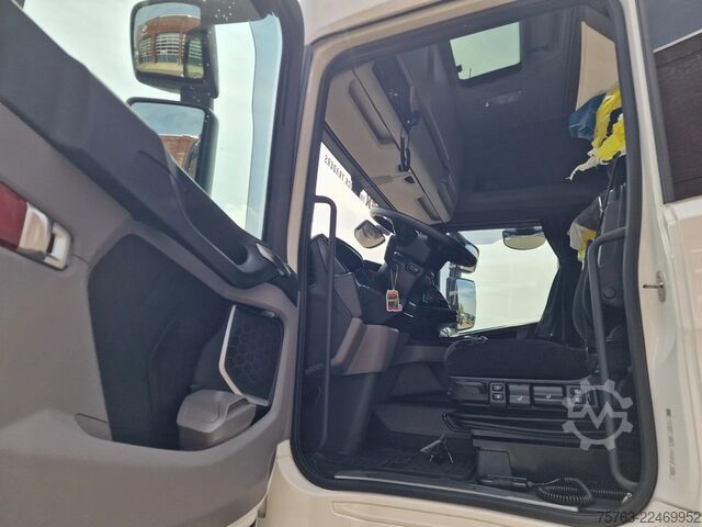 Standard-SZM Scania R460 4x2 - retarder - steel / air - fridge - ni...
