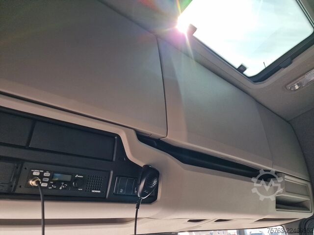 Standard-SZM Scania R460 4x2 - retarder - steel / air - fridge - ni...