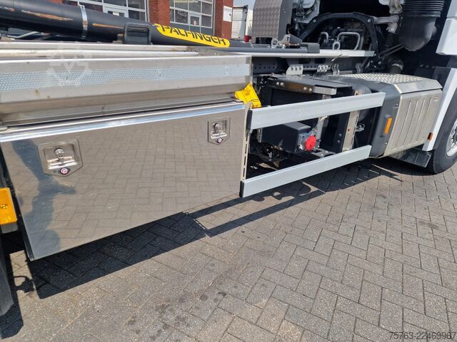 Hook arm system Mercedes-Benz Arocs 2645 6x2*4 with Hydrodrive - Palfinger T1...