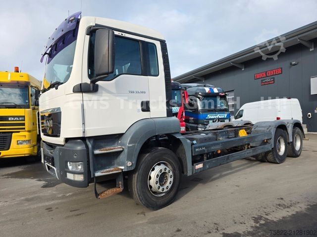 LKW-Fahrgestell MAN TGS 33.320 / WENIG KM / 6X4 / Full Steel /Manual