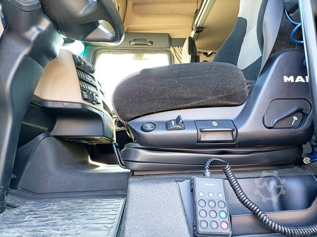 Pritschenwagen mit Plane MAN TGX 26 460