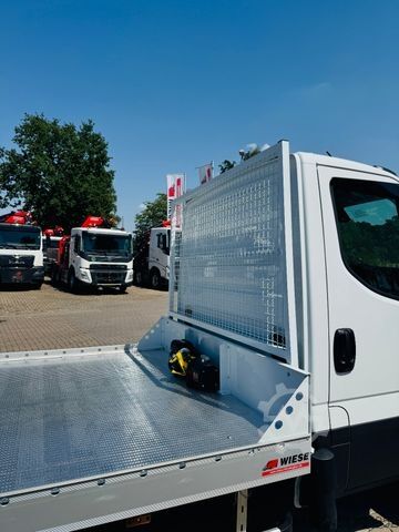 Pritschenwagen IVECO Maschinentransporter Arbeitsbühnentransporter