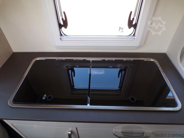 Teilintegriertes Wohnmobil BÜRSTNER Lineo T 700 Tageszulassung / Active, Xenon, Isof