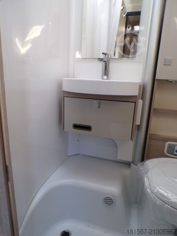 Teilintegriertes Wohnmobil BÜRSTNER Lineo T 700 Tageszulassung / Active, Xenon, Isof