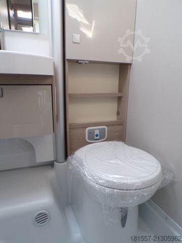 Teilintegriertes Wohnmobil BÜRSTNER Lineo T 700 Tageszulassung / Active, Xenon, Isof