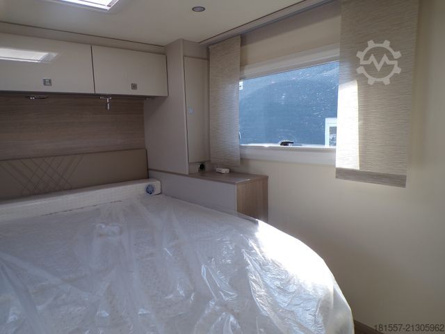 Teilintegriertes Wohnmobil BÜRSTNER Lineo T 700 Tageszulassung / Active, Xenon, Isof