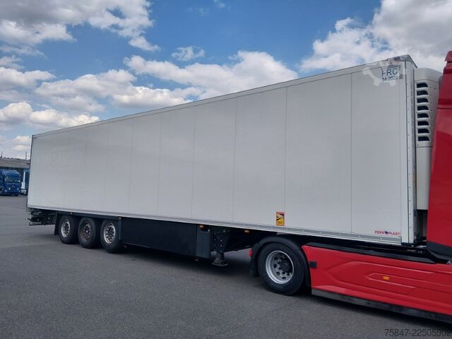 Isolated box semitrailer Schmitz Cargobull SKO 24/L - 13.4 FP Cool V7 DS/BB Pharma