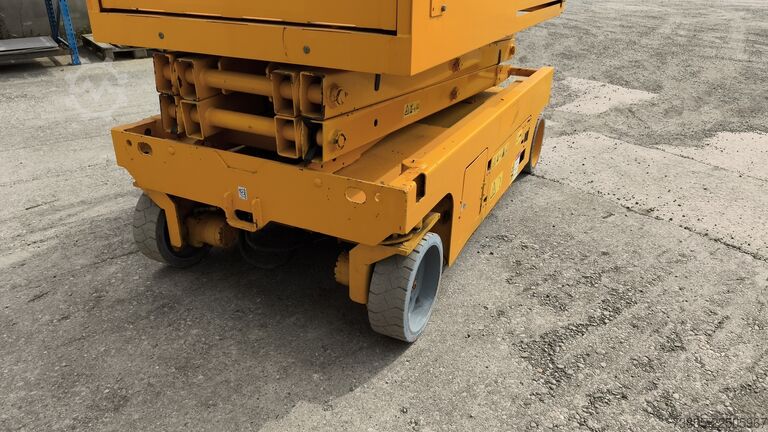 Scissor Lift Genie GS-2046