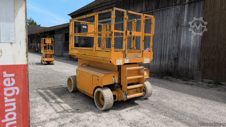 Scissor Lift Genie GS-3268 DC