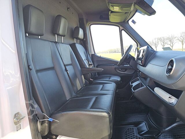 High-roof van MERCEDES-BENZ SPRINTER 319 CDI 3.0 V6 AUT. L2H2