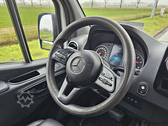 High-roof van MERCEDES-BENZ SPRINTER 319 CDI 3.0 V6 AUT. L2H2