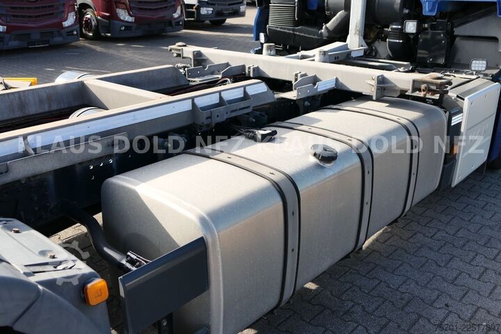 Swap body truck MAN TGX 26.430 BDF Retarder Lift-/Lenkachse Navi