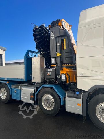 Flatbed truck VOLVO FH 540 8x2 EFFER Kran Sattelzugmaschine
