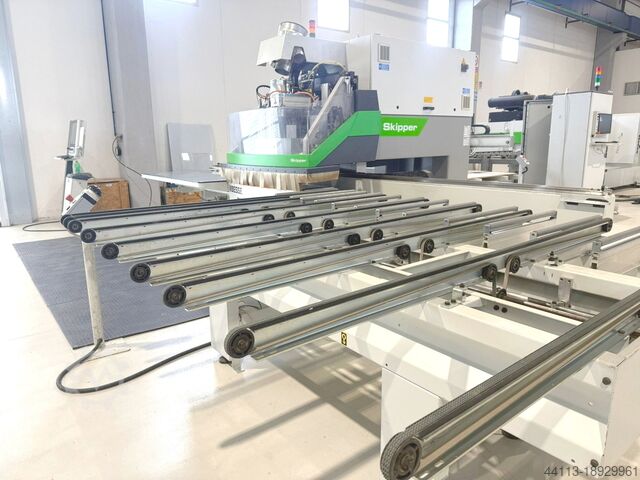 C.N.C. WORKING CENTER with 3 axes X-Y-Z BIESSE Skipper 130