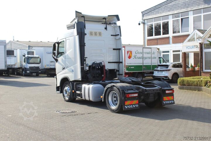 Standard tractor unit Volvo FH 500 Globe   I-Park Cool   VIN: LB   3 Stück!