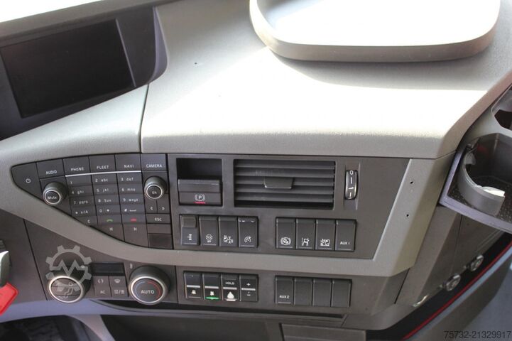 Standard tractor unit Volvo FH 500 Globe   I-Park Cool   VIN: LB   3 Stück!