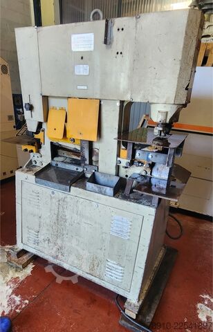 Profil-Stanz- und Schneidemaschine GEKA Hydracrop 50 S