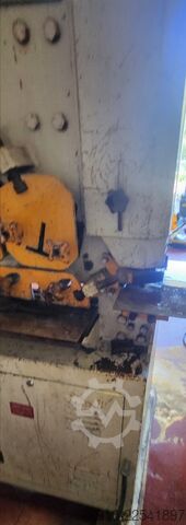 Profil-Stanz- und Schneidemaschine GEKA Hydracrop 50 S