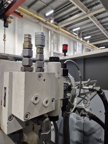 Injection molding machine KraussMaffei KM 130-1000 CX