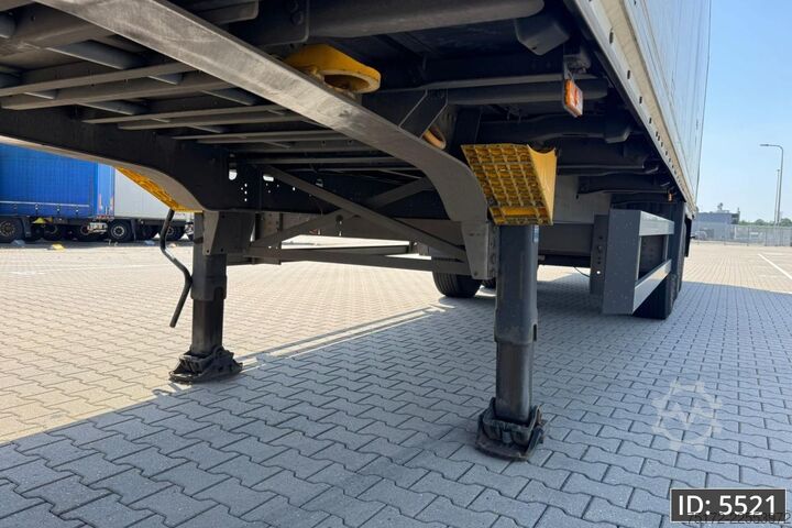 Suitcase Schmitz Cargobull SCB/S3B / Disk brakes / Double stock
