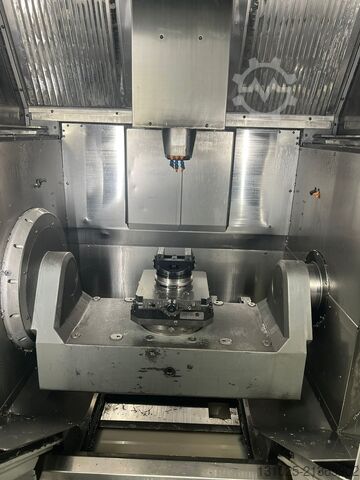 Vertical machining center HERMLE C30U + ZM157 tool magazine