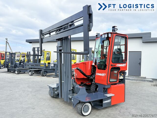 Vierwegestapler Combilift C3000ET TRIPLEX 5940 WIDE FORK POSITIONE