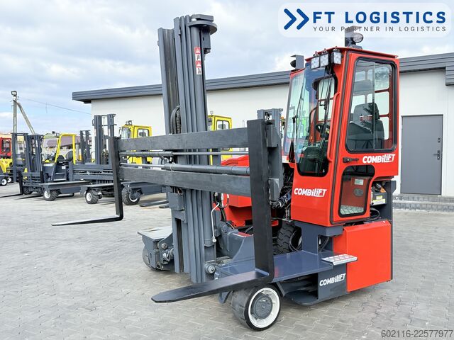 Vierwegestapler Combilift C3000ET TRIPLEX 5940 WIDE FORK POSITIONE