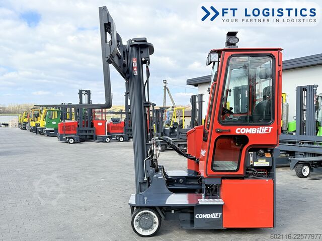 Vierwegestapler Combilift C3000ET TRIPLEX 5940 WIDE FORK POSITIONE