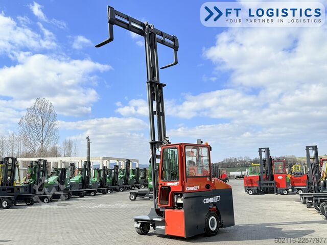 Vierwegestapler Combilift C3000ET TRIPLEX 5940 WIDE FORK POSITIONE