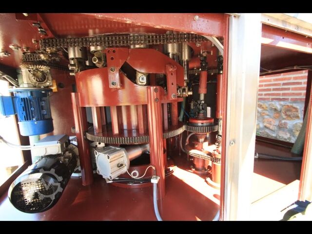 Used ROBINO & GALANDRINO WIREHOODER 14000 BPH - Year 2010 Robino &amp; Galandrino RECORD 14000