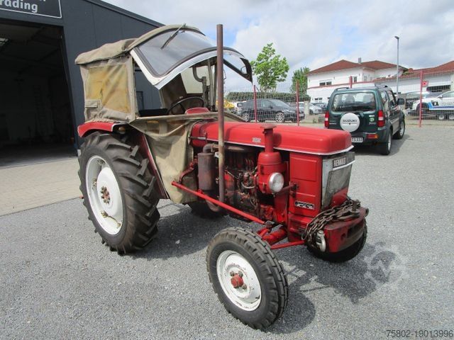 Traktor RENAULT SUPER 6 -R7050- 4xNeu Bereift+Tüv 03/2027