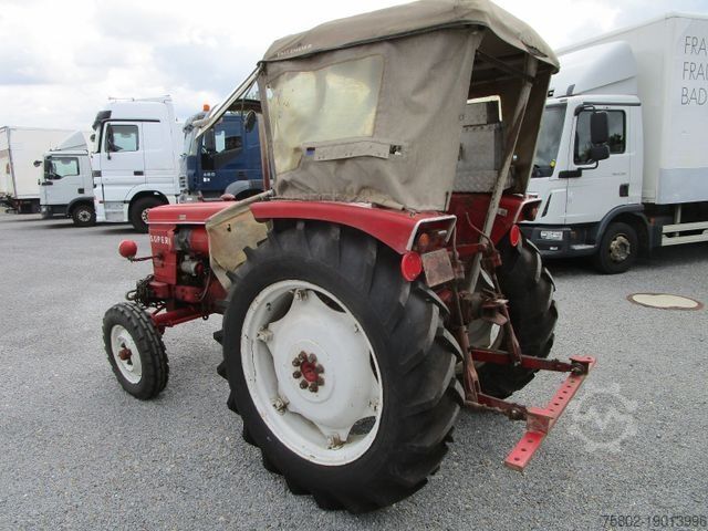 Traktor RENAULT SUPER 6 -R7050- 4xNeu Bereift+Tüv 03/2027