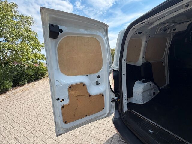 Kastenwagen FORD Transit Courier 1.5 TdCi L1H1 Klima Ahk Kamera