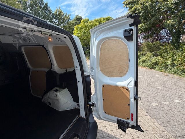 Kastenwagen FORD Transit Courier 1.5 TdCi L1H1 Klima Ahk Kamera