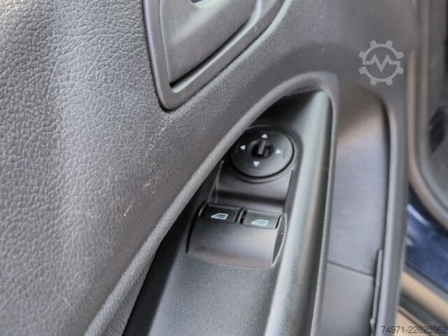 Kastenwagen Ford Transit Connect Kasten L1 1.5D*AHK Klima Regale