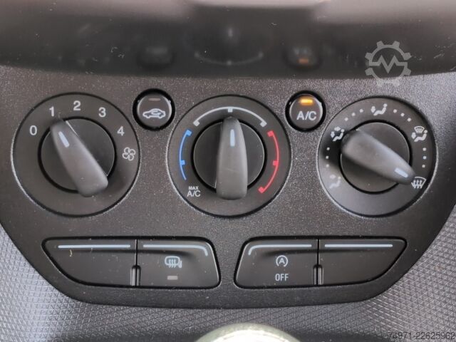 Kastenwagen Ford Transit Connect Kasten L1 1.5D*AHK Klima Regale