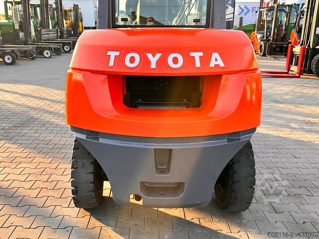 Forklift Toyota 42-4FD40 / DIESEL / 4500KG / DUPLEX / FO