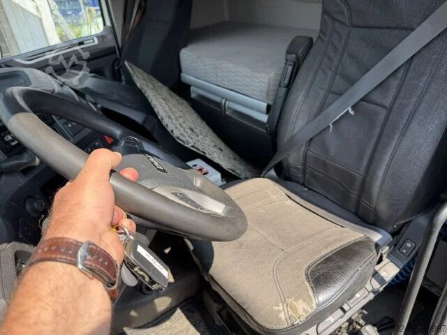 Standard-SZM DAF XF 480 SpaceCab / Retarder / Euro6