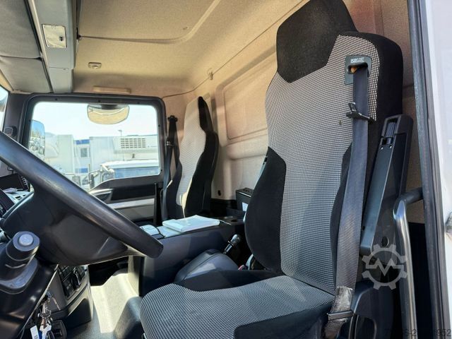 Refrigerated truck MAN TGM 15.290 BL Kühlkoffer 7,8 m LBW 1,5 T*TK 1200