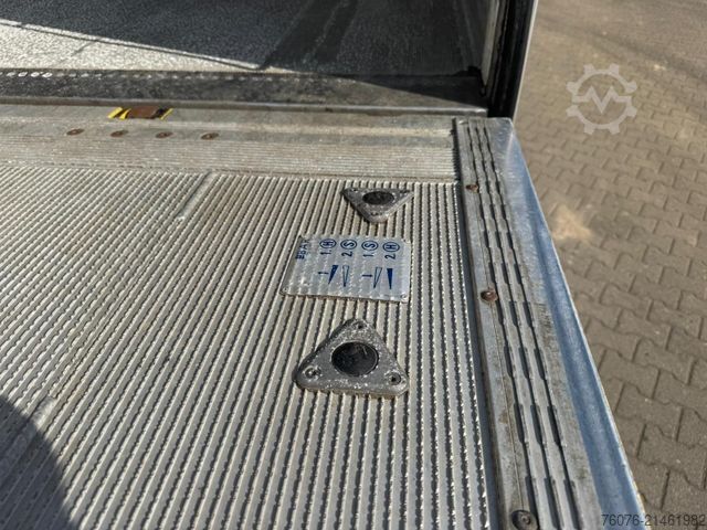 Refrigerated truck MERCEDES-BENZ 2540 L 6x2/4 Kühlkoffer 9.1m Carrier 1100U LBW