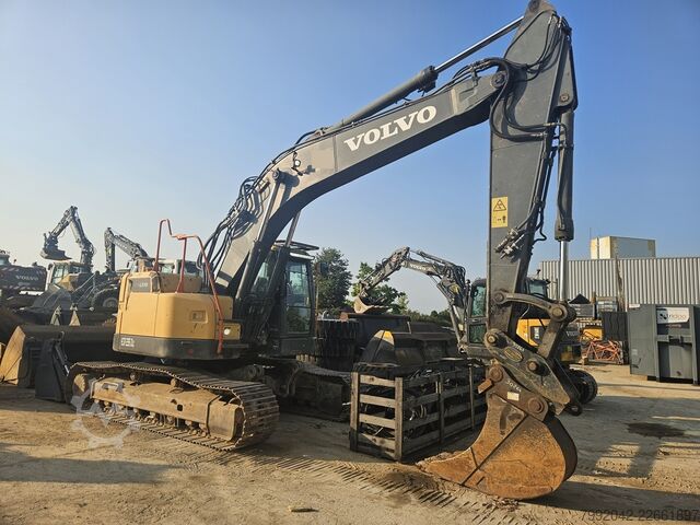 Raupenbagger VOLVO ECR 235 DL