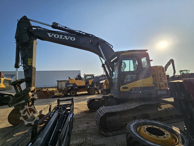 Raupenbagger VOLVO ECR 235 DL