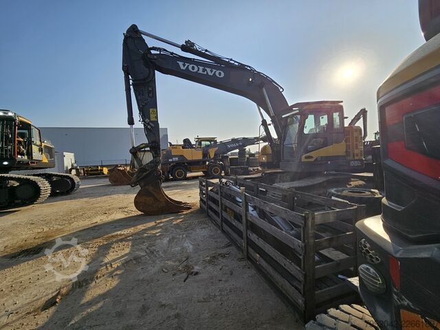 Raupenbagger VOLVO ECR 235 DL
