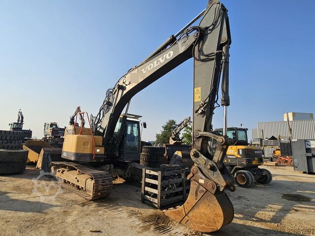 Raupenbagger VOLVO ECR 235 DL