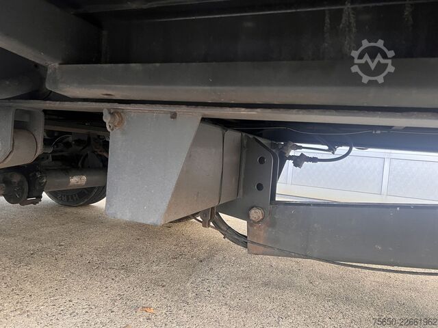 Commercial vehicle  tt  Tandemtieflader