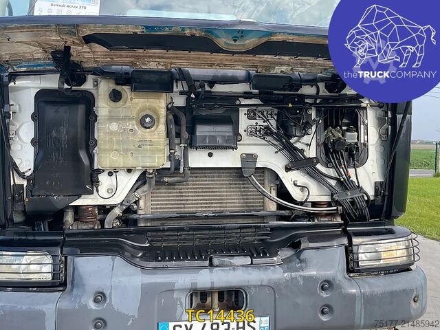 Container transportation Renault Kerax 370