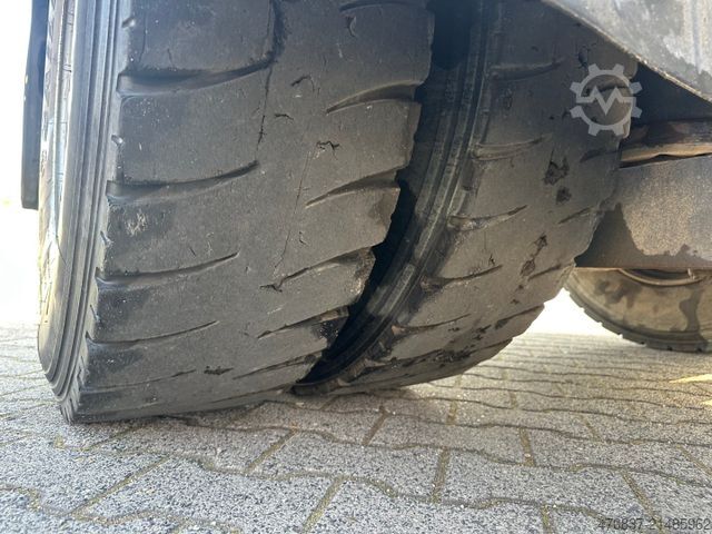 Standard SZM MERCEDES-BENZ Arocs 1851 4x4 HAD / Retarder